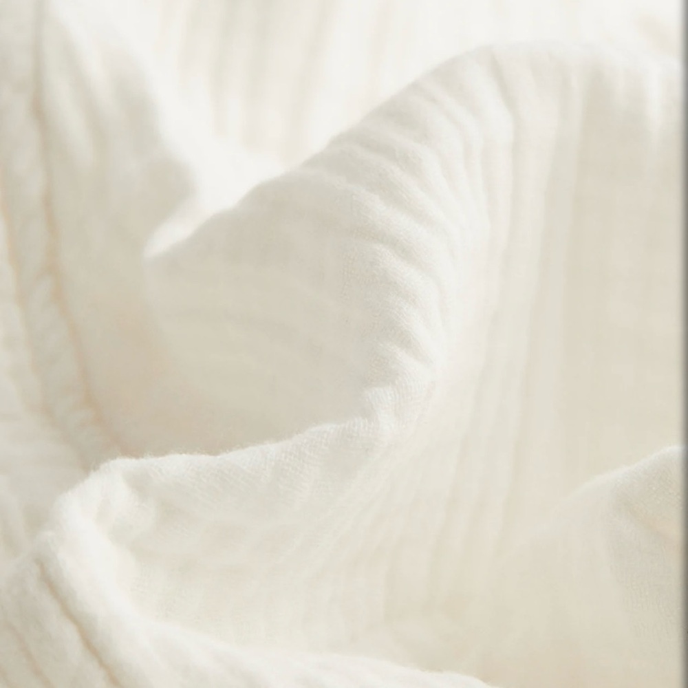 H&M Muslin Bathrobe in White (Unisex Fit) - Picture 3 of 10